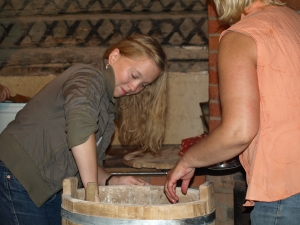 ines Ines õpib leivategu