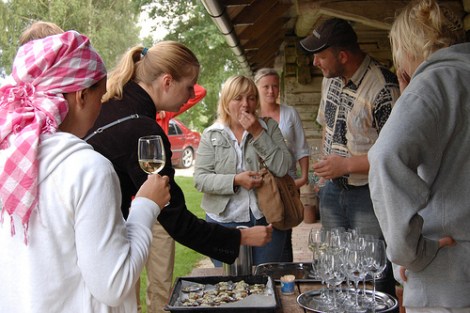 tammuri Aperatiiv Tammuris: kohalikud järvekarbid vürtsika kattega...