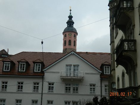 Rathaus paistab taamal
