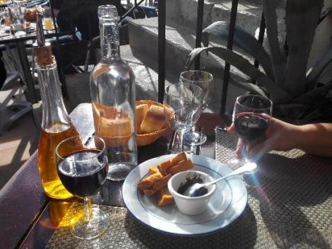 apero-vin-et-tapenade