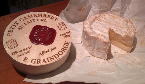 petit-camembert-cheese-by-e-graindorge